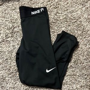 Nike pro cropped workout leggings! Only worn a couple times.